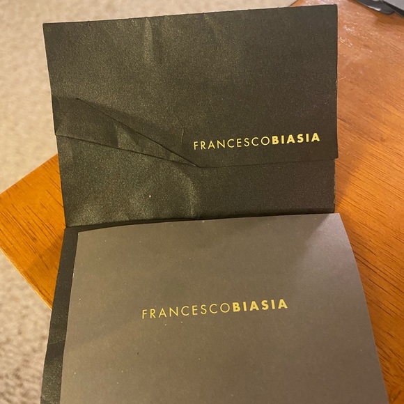 Francesco Biasia Patent Leather Handbag with duster and tags (not attached) - Picture 15 of 16